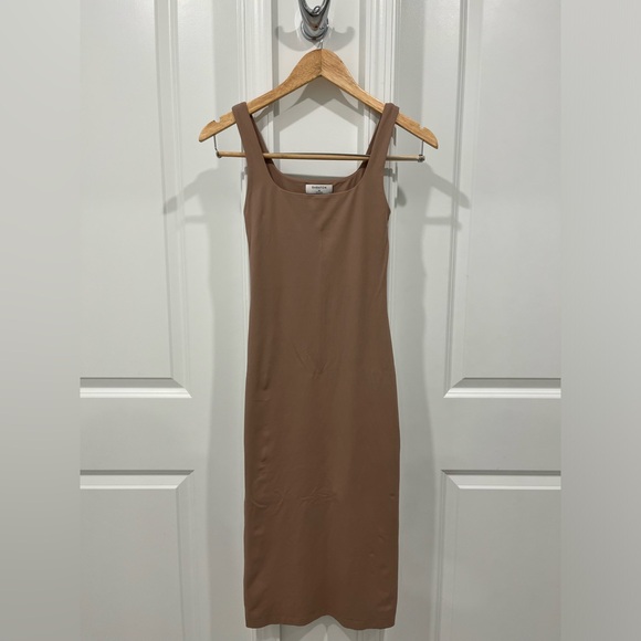 Aritzia Babaton Contour Squareneck Midi Dress - Picture 3 of 5